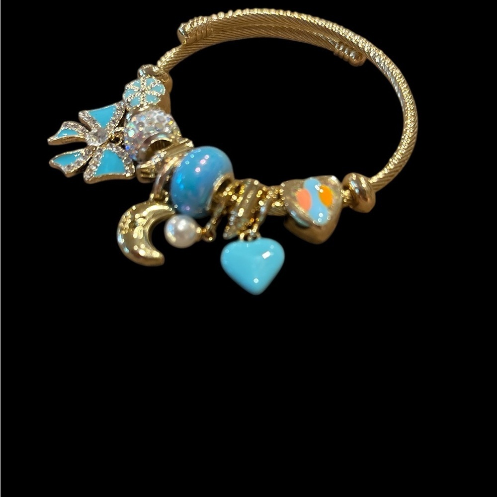 Gold-Tone Charm Bracelet – Moon, Heart & Bow Charms – NEW! - Picture 3 of 5